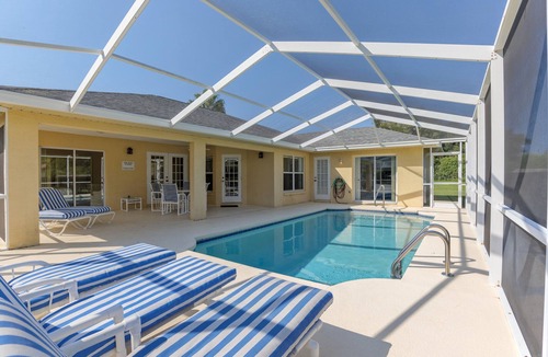 Inverness House | Villa Warren Family Pool Paradise in Inverness Screened Pool Trail Adventures