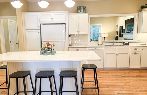 Harbor Springs House | Villa West - Main Street - Downtown Harbor Springs!