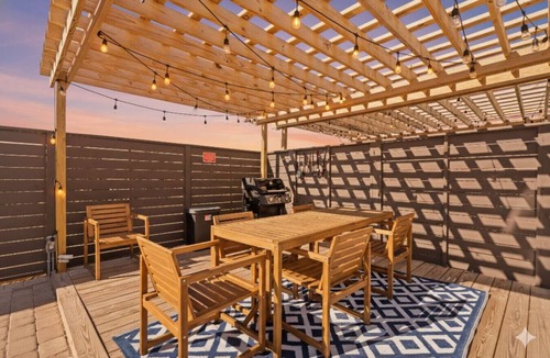 El Centro Beach House | Vincente Seascape (A)