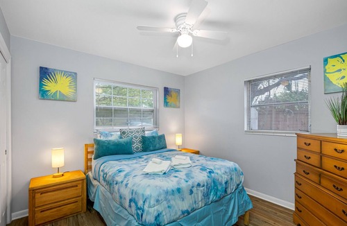 Terrace Park House | Vintage Retreat/Prime Location! Fireplace/Hammock
