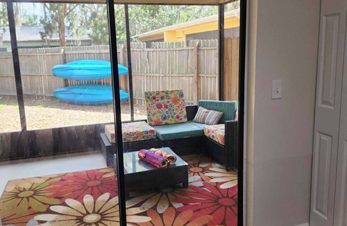 Springs at Kings Bay House | Visit Crystal Rivers Manatees! Sleeps 6, Near Pete's Pier, 3 Sisters & Kings Bay