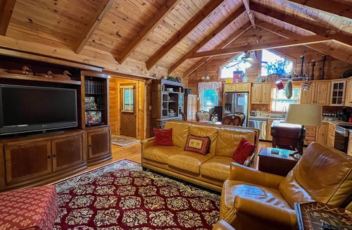 Pine Mountain Cabin | Visit Sparkleberry for Labor Day - Fiber Wifi! - Close to Callaway Gardens
