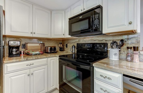 Bonita Bay House | Vista: Screened Patio, Close to Beach