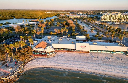 Ruskin Apartment | Vitamin Sea- 407- Waterfront Balcony-2 min to beach-resort amenities!