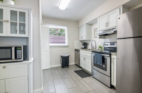 Five Points South Condo | Vulcan View- Groups/King Beds/Free Parking/Balcony