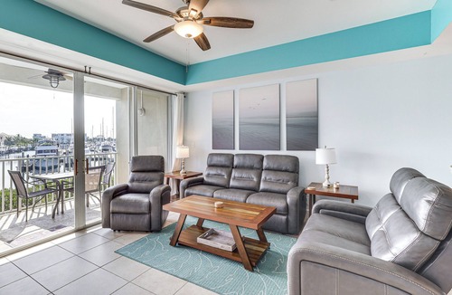 Ruskin House | Walk to Beach & Marina! Ruskin Resort Retreat