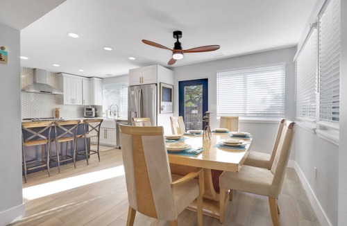 South Island House | Walk to Beach Perfect For 2 Families, Double Masters + 1