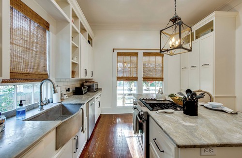 Thomasville House | Walk to Broad St! Family Home in Historic District
