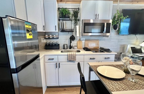 Delray Beach Cottage | Walk to Bustling Downtown Delray Beach