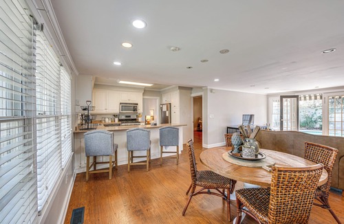 Hahira Cottage | Walk to Dtwn Hahira: Inviting Home w/Pool & Yard!
