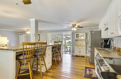 Hollands Landing House | Walk to Marina! Prosperity Home w/Screened Porch