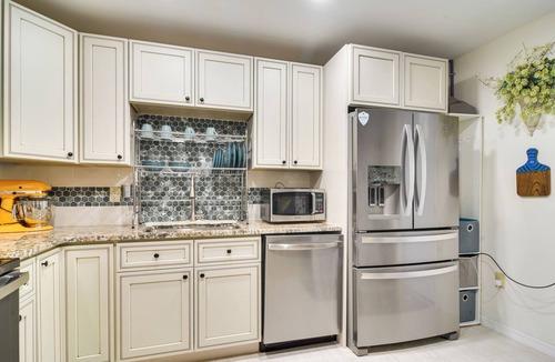 Greater Woodlawn Apartment | Walk to Parks & Dining: Central St. Pete Oasis