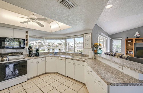 Edgewater House | Walk to Port Charlotte Beach Park! Canal-Front Gem