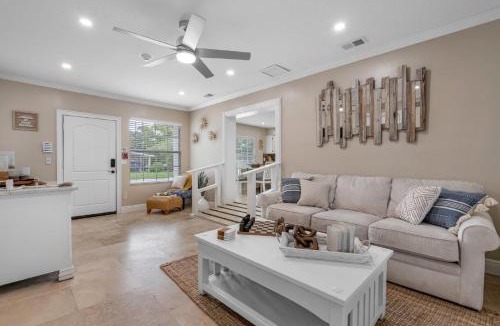 Plaza Terrace House | Walk to Raymond James - 4BR Villa Sleeps 8