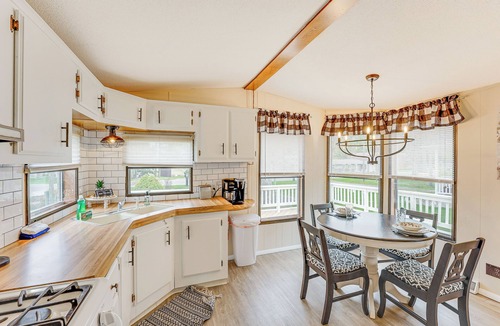 Silver Lake House | Walk to Silver Lake State Park! Family Getaway