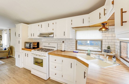 Silver Lake House | Walk to Silver Lake State Park! Family Getaway