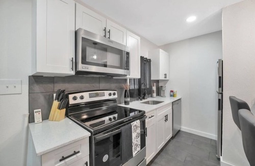 Tampa Apartment | Walk to Stadium, 2 Parking spots, Dog Park, BBQ