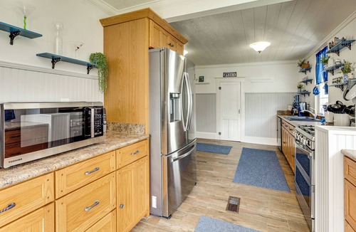 DeLand House | Walk to Stetson and Historic Downtown DeLand!