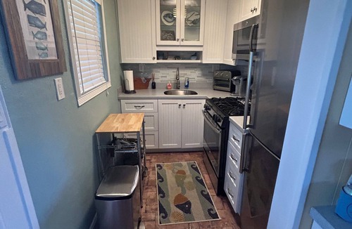 Krulder House | Walk to the beach and Flagler Ave-2 bedroom cottage