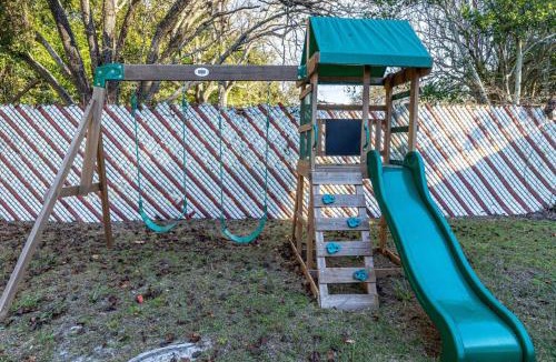 El Centro Beach House | Walk to the Beach - BBQ - Patio - Play Area - Pets