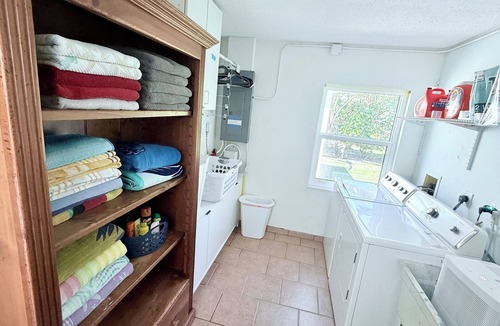 Fort Pierce House | Walk to the Beach Island Retreat/Beach Gear Provided /Private Pool Paradise