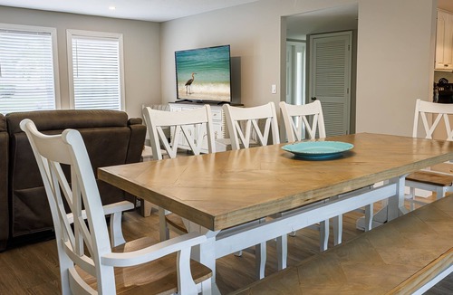 Marco Island House | Walk to the Beach & Dining! Relax in Your Private Heated Pool in Paradise!