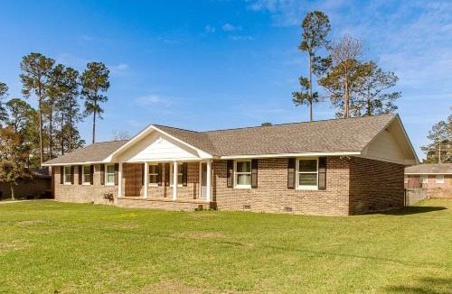Tifton House | Walk to Tift Regional Health! Refined Home w/Yard