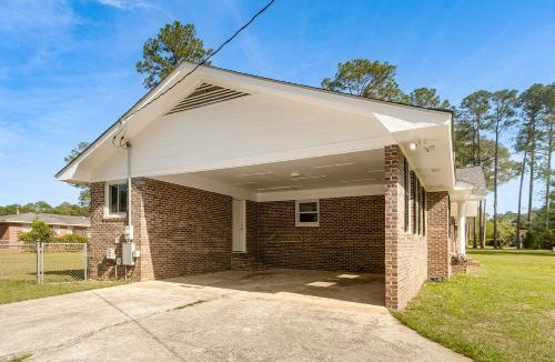 Tifton House | Walk to Tift Regional Health! Refined Home w/Yard