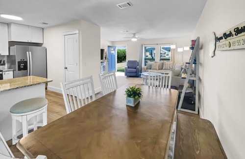 Laguna Beach Estates House | Wanna Go Back 3 Bedroom Home by RedAwning