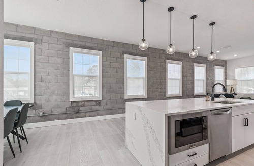 St. Petersburg House | Warehouse Arts District Modern Townhome