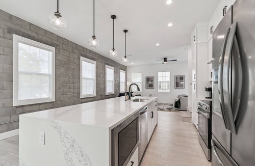 St. Petersburg House | Warehouse Arts District Modern Townhome