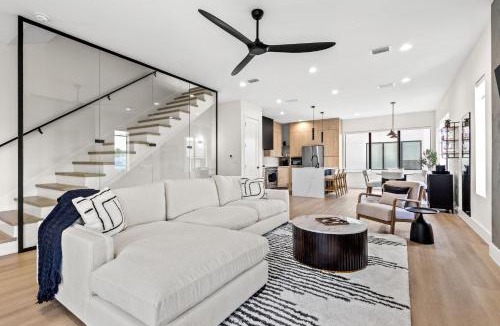 Tampa Heights House | Warm Modern New Townhome in Tampa Heights