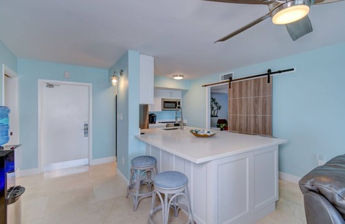 Marathon Condo | Water Front Condo in Duck Key. FREE WIFI! Overlooking the Gulf of Mexico.