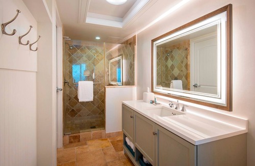 Marathon Hotel | Water View King Rm in Duck Key | Spa, Kayak & Pool