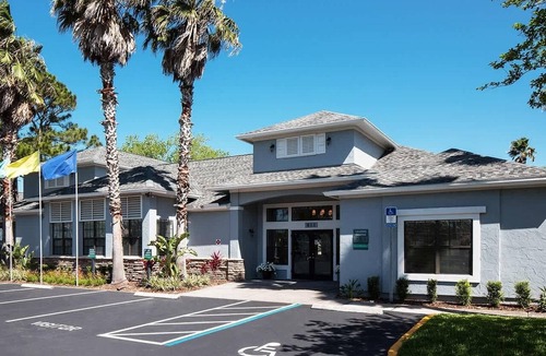 Palm Valley Apartment | Water View, Pool, BBQ & Pet-Friendly