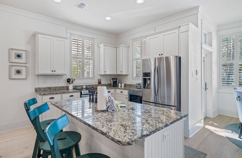Forest District House | WaterColor Escape |Bring the Whole Family—Pups Included! Sleeps 8