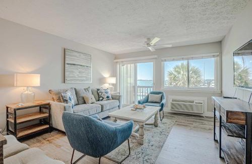 Thomas Drive House | Waterfront 2-Bedroom Condo in Panama City