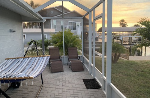 Englewood South House | Waterfront and close to beach!