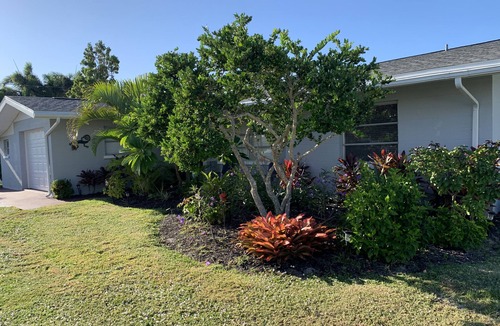 Englewood South House | Waterfront and close to beach!