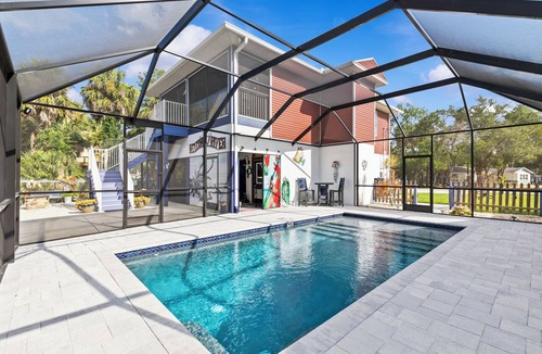 Weeki Wachee Gardens House | WATERFRONT at Weeki Wachee w/heated swimming pool, docks, Kayaks & elevator