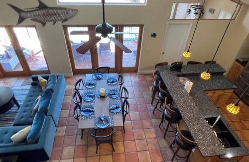 Marathon House | Waterfront Beauty 10-guests, Dock, Kayaks and more