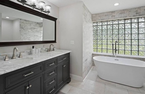 Bradenton House | Waterfront Bliss in Bradenton, Florida: Your Dream Rental with a Screened Pool and Private Dock!
