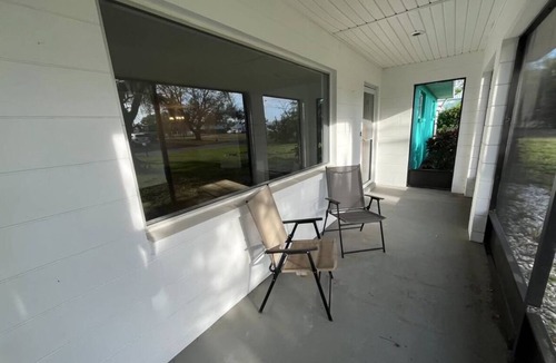 Ruskin House | Waterfront Canal Home Sleeps 9 Relaxing Coastal Escape