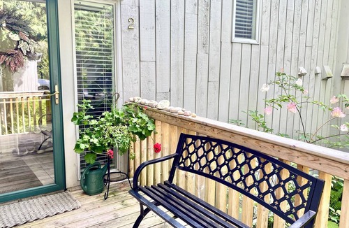 Harbor Springs Condo | Waterfront Condo On Little Traverse Bay. Beaches, Tennis,Near Golf And Ski