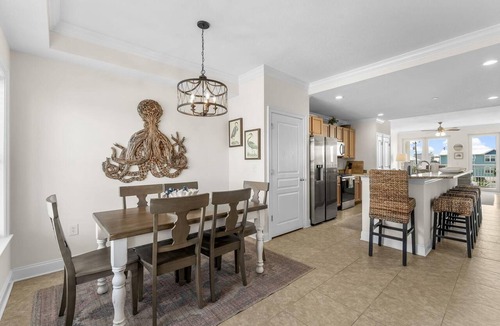 Mexico Beach Condo | Waterfront Condo w/Pool|Boat Slip in Mexico Beach
