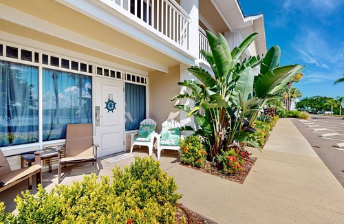 Ruskin Apartment | Waterfront condo with community beach, 2 heated pools, hot tub, pickleball, AC