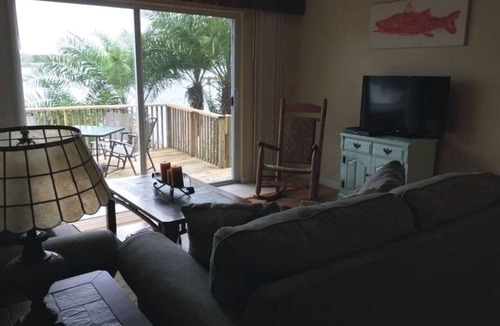 Roseland Cottage | Waterfront Cottage Rental with a Dock on the San Sebastian River, Florida