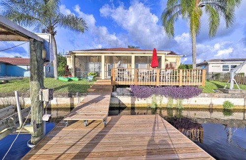 Forest Hills House | Waterfront Florida Home with Boat Lift and Kayaks!