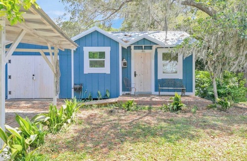 Shalimar Cottage | Waterfront Guest Studio Bungalow * Cottage Retreat