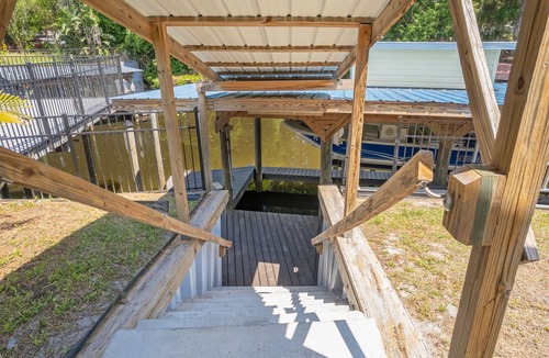 Satsuma House | Waterfront home in Satsuma. Two bedrooms each with full bath. Gas grill.